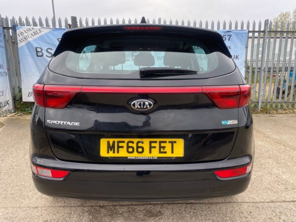 KIA SPORTAGE 1.7 CRDi ISG 1 5dr 2016 (66) - Image 9