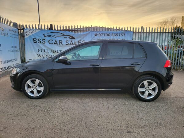 VOLKSWAGEN GOLF 1.6 TDI 105 Match 5dr 2014 (64) - Image 5