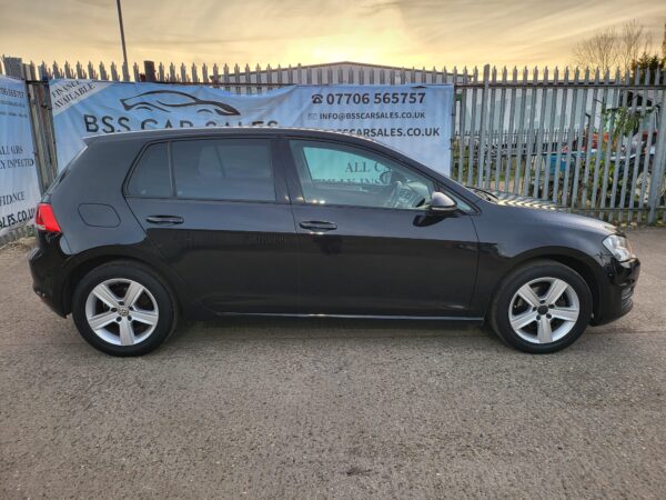 VOLKSWAGEN GOLF 1.6 TDI 105 Match 5dr 2014 (64) - Image 23