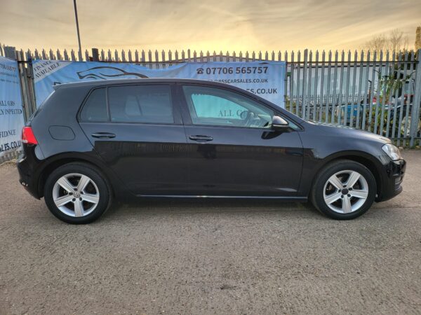VOLKSWAGEN GOLF 1.6 TDI 105 Match 5dr 2014 (64) - Image 4