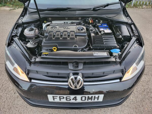 VOLKSWAGEN GOLF 1.6 TDI 105 Match 5dr 2014 (64) - Image 10