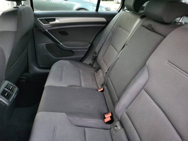 VOLKSWAGEN GOLF 1.6 TDI 105 Match 5dr 2014 (64) - Image 19