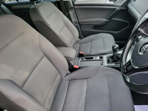 VOLKSWAGEN GOLF 1.6 TDI 105 Match 5dr 2014 (64) - Image 13