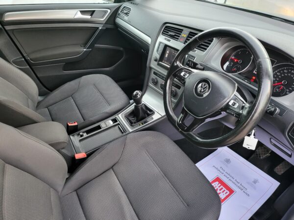 VOLKSWAGEN GOLF 1.6 TDI 105 Match 5dr 2014 (64) - Image 12