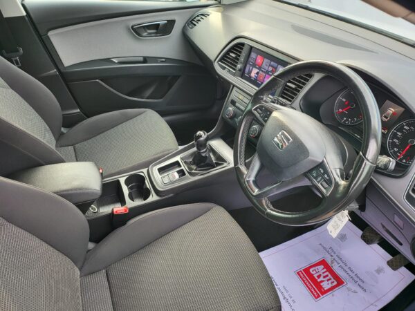 SEAT LEON 1.6 TDI SE Dynamic Technology 5dr 2017 (67) - Image 12