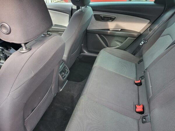 SEAT LEON 1.6 TDI SE Dynamic Technology 5dr 2017 (67) - Image 20