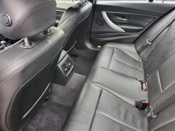 BMW 3 SERIES 320d xDrive M Sport 4dr 2014 (14) - Image 22
