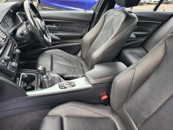 BMW 3 SERIES 320d xDrive M Sport 4dr 2014 (14) - Image 17