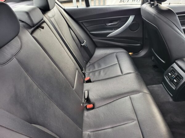 BMW 3 SERIES 320d xDrive M Sport 4dr 2014 (14) - Image 19