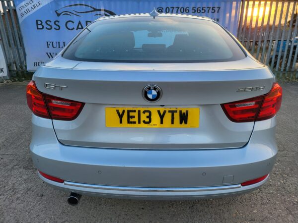 BMW 3 SERIES 320d Luxury 5dr Step Auto 2013 (13) - Image 9