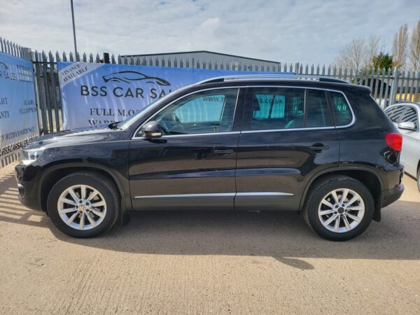VOLKSWAGEN TIGUAN 2.0 TDi BlueMotion Tech SE 5dr [2WD] 2013 (62) - Image 5