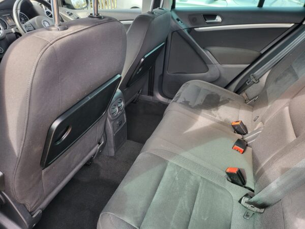 VOLKSWAGEN TIGUAN 2.0 TDi BlueMotion Tech SE 5dr [2WD] 2013 (62) - Image 20
