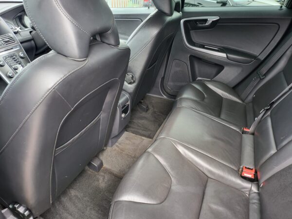VOLVO XC60 D5 [215] SE Lux Nav 5dr AWD Geartronic 2013 (63) - Image 20