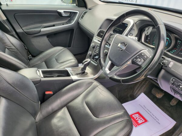 VOLVO XC60 D5 [215] SE Lux Nav 5dr AWD Geartronic 2013 (63) - Image 12