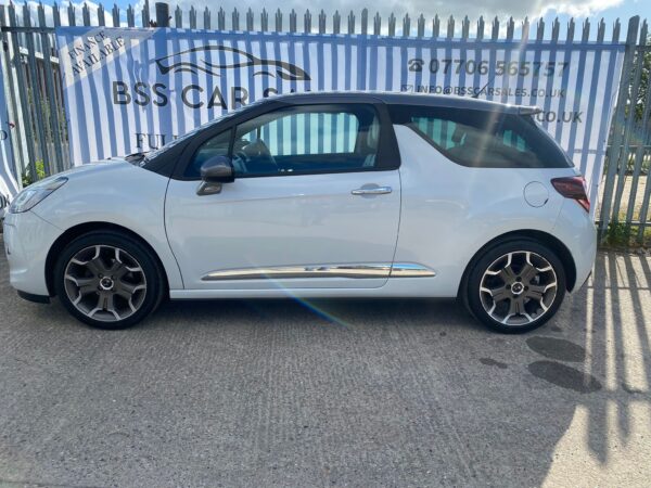 CITROEN DS 3 1.6 BlueHDi 120 Ultra Prestige 3dr 2015 (65) - Image 5