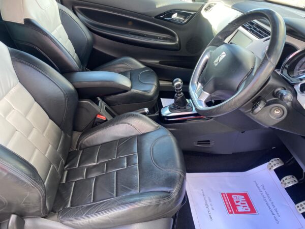 CITROEN DS 3 1.6 BlueHDi 120 Ultra Prestige 3dr 2015 (65) - Image 18