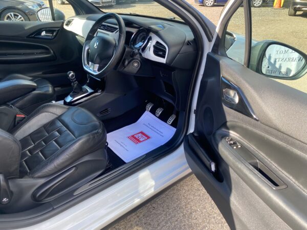 CITROEN DS 3 1.6 BlueHDi 120 Ultra Prestige 3dr 2015 (65) - Image 19