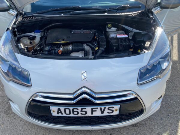 CITROEN DS 3 1.6 BlueHDi 120 Ultra Prestige 3dr 2015 (65) - Image 10