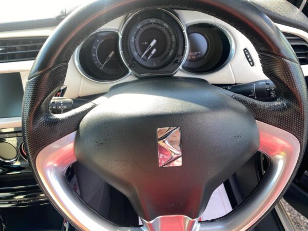 CITROEN DS 3 1.6 BlueHDi 120 Ultra Prestige 3dr 2015 (65) - Image 17