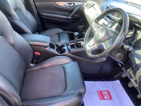 NISSAN QASHQAI 1.6 dCi Tekna 5dr 2017 (67) - Image 18