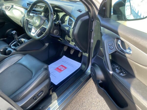 NISSAN QASHQAI 1.6 dCi Tekna 5dr 2017 (67) - Image 19