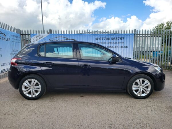 PEUGEOT 308 1.6 BlueHDi 100 Active 5dr 2016 (16) - Image 4