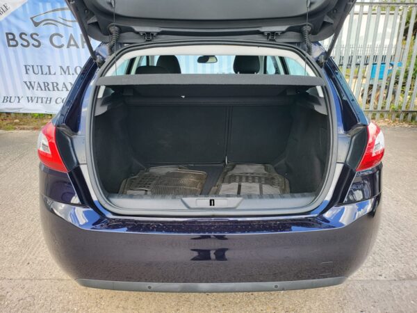 PEUGEOT 308 1.6 BlueHDi 100 Active 5dr 2016 (16) - Image 11