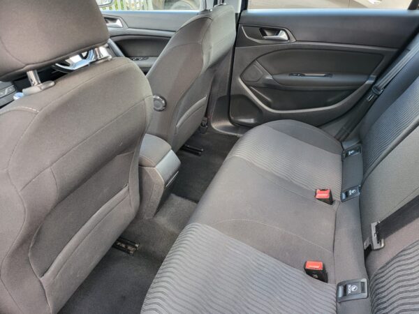 PEUGEOT 308 1.6 BlueHDi 100 Active 5dr 2016 (16) - Image 22