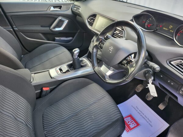 PEUGEOT 308 1.6 BlueHDi 100 Active 5dr 2016 (16) - Image 14