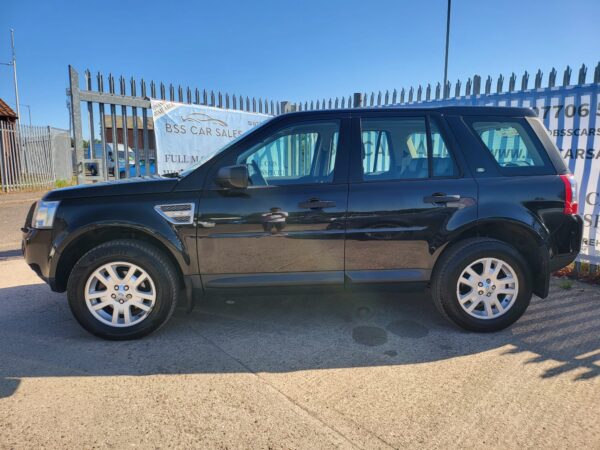 LAND ROVER FREELANDER 2.2 Td4 XS [Nav] 5dr Auto 2010 (10) - Image 24