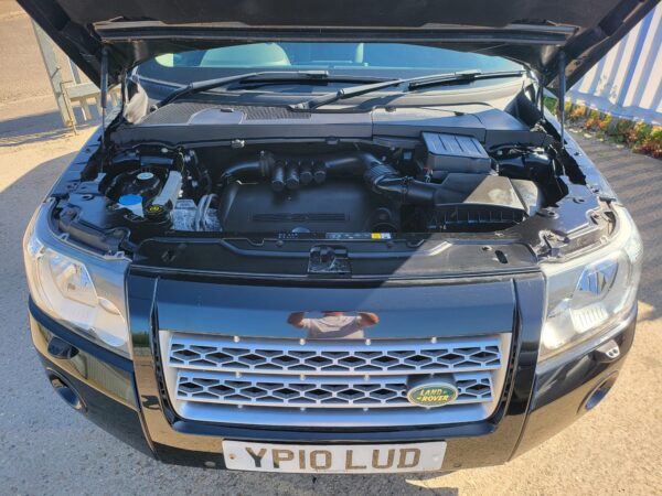 LAND ROVER FREELANDER 2.2 Td4 XS [Nav] 5dr Auto 2010 (10) - Image 10