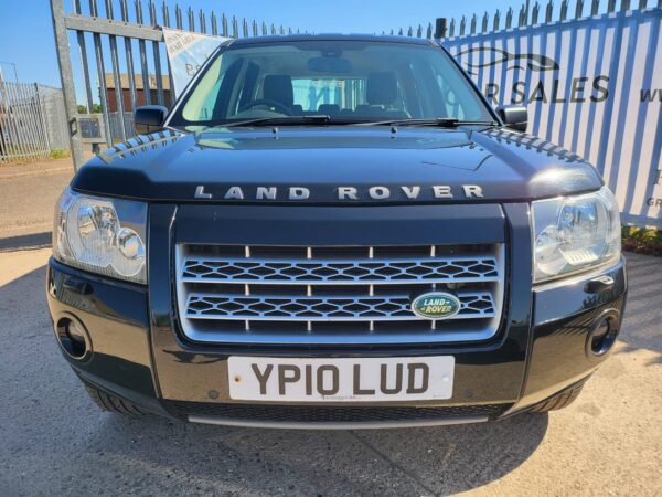 LAND ROVER FREELANDER 2.2 Td4 XS [Nav] 5dr Auto 2010 (10) - Image 8