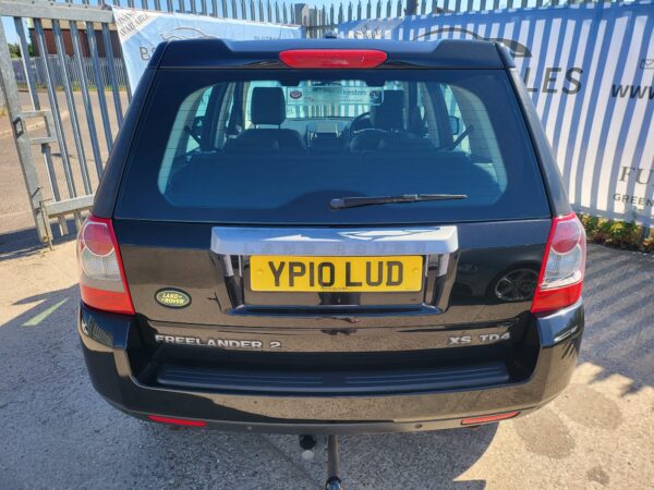 LAND ROVER FREELANDER 2.2 Td4 XS [Nav] 5dr Auto 2010 (10) - Image 9