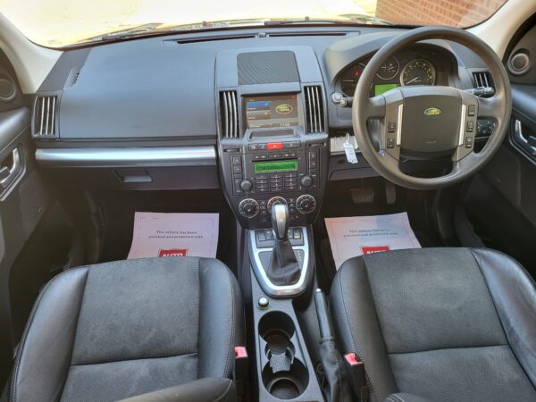 LAND ROVER FREELANDER 2.2 Td4 XS [Nav] 5dr Auto 2010 (10) - Image 16