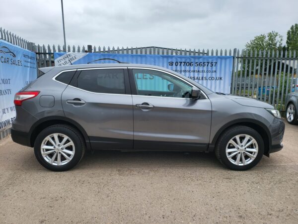 NISSAN QASHQAI 1.5 dCi Acenta Premium 5dr 2014 (64) - Image 4