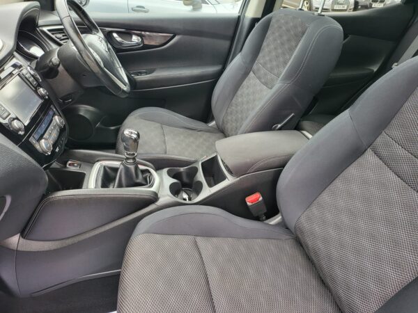 NISSAN QASHQAI 1.5 dCi Acenta Premium 5dr 2014 (64) - Image 17