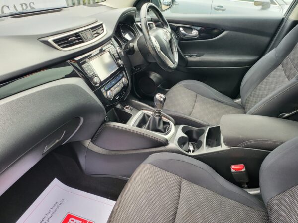 NISSAN QASHQAI 1.5 dCi Acenta Premium 5dr 2014 (64) - Image 16
