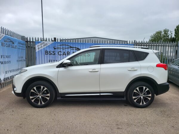 TOYOTA RAV 4 2.2 D-CAT Invincible 5dr Auto 2015 (64) - Image 5