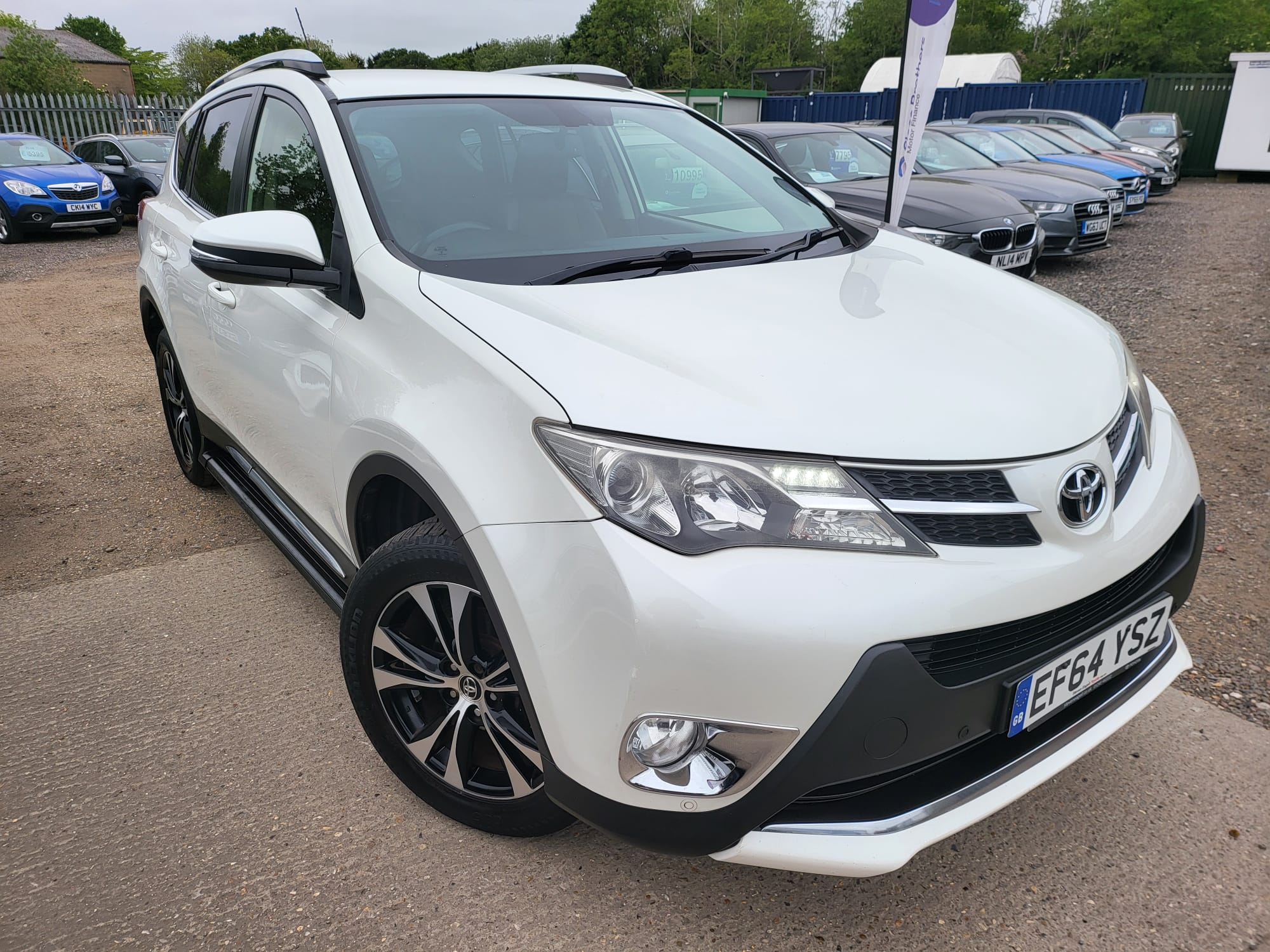 TOYOTA RAV 4 2.2 D-CAT Invincible 5dr Auto 2015 (64)