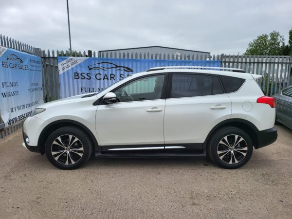 TOYOTA RAV 4 2.2 D-CAT Invincible 5dr Auto 2015 (64) - Image 26