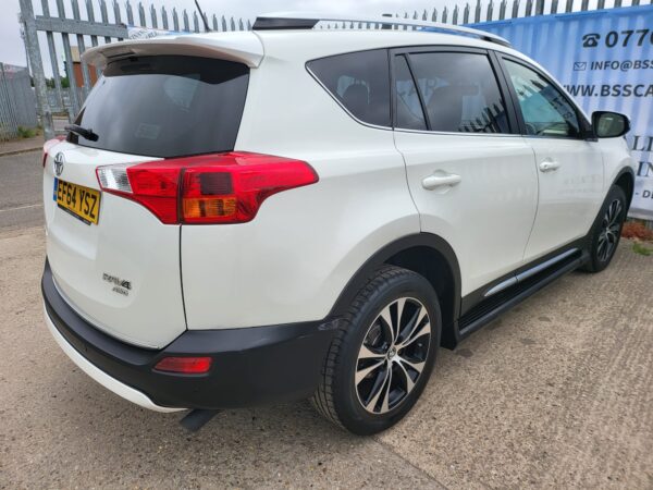 TOYOTA RAV 4 2.2 D-CAT Invincible 5dr Auto 2015 (64) - Image 27