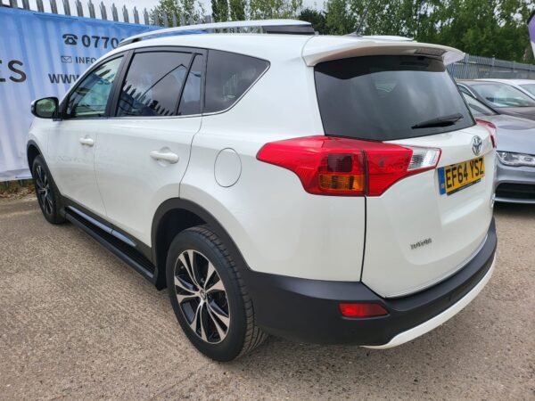 TOYOTA RAV 4 2.2 D-CAT Invincible 5dr Auto 2015 (64) - Image 7