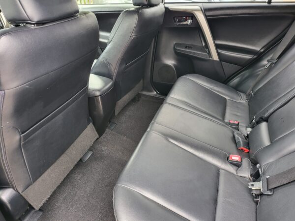TOYOTA RAV 4 2.2 D-CAT Invincible 5dr Auto 2015 (64) - Image 22