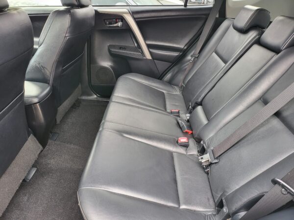 TOYOTA RAV 4 2.2 D-CAT Invincible 5dr Auto 2015 (64) - Image 21