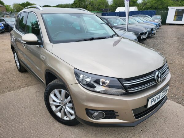 VOLKSWAGEN TIGUAN 2.0 TDi BlueMotion Tech Match 5dr [4WD] DSG 2014 (14)