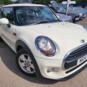 MINI HATCHBACK 1.5 One D 3dr 2014 (14)