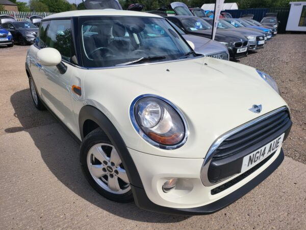 MINI HATCHBACK 1.5 One D 3dr 2014 (14)
