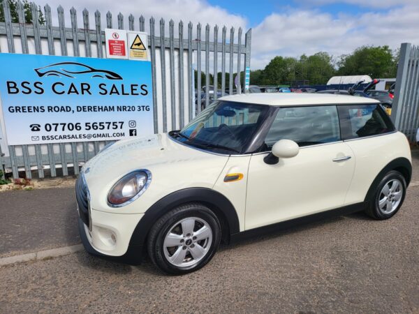 MINI HATCHBACK 1.5 One D 3dr 2014 (14) - Image 13