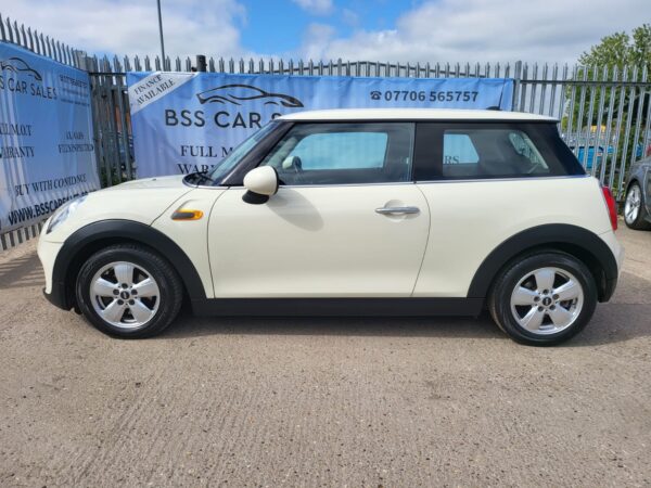 MINI HATCHBACK 1.5 One D 3dr 2014 (14) - Image 24