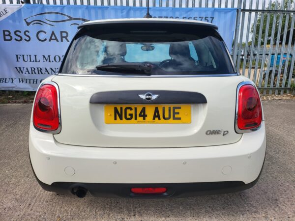 MINI HATCHBACK 1.5 One D 3dr 2014 (14) - Image 9
